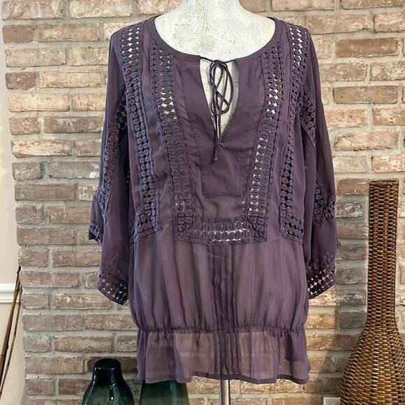 Daniel Rainn Tops - 💕Lavender Bobo semi sheer top! Sz L